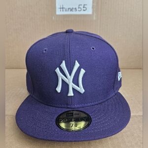 New Era New York Yankees Fitted Cap 7 3/8 (Purple, White)